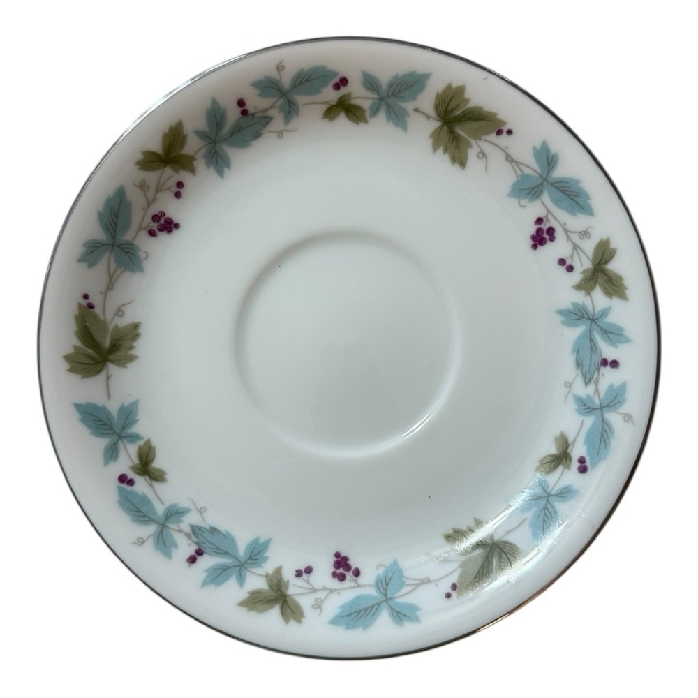 Fine China of Japan Vintage Saucer Set 4 pcs Grapevine Pattern